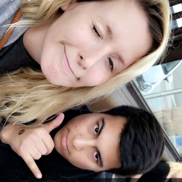 Meet your Posher, Meredith - Picture 2 of 2